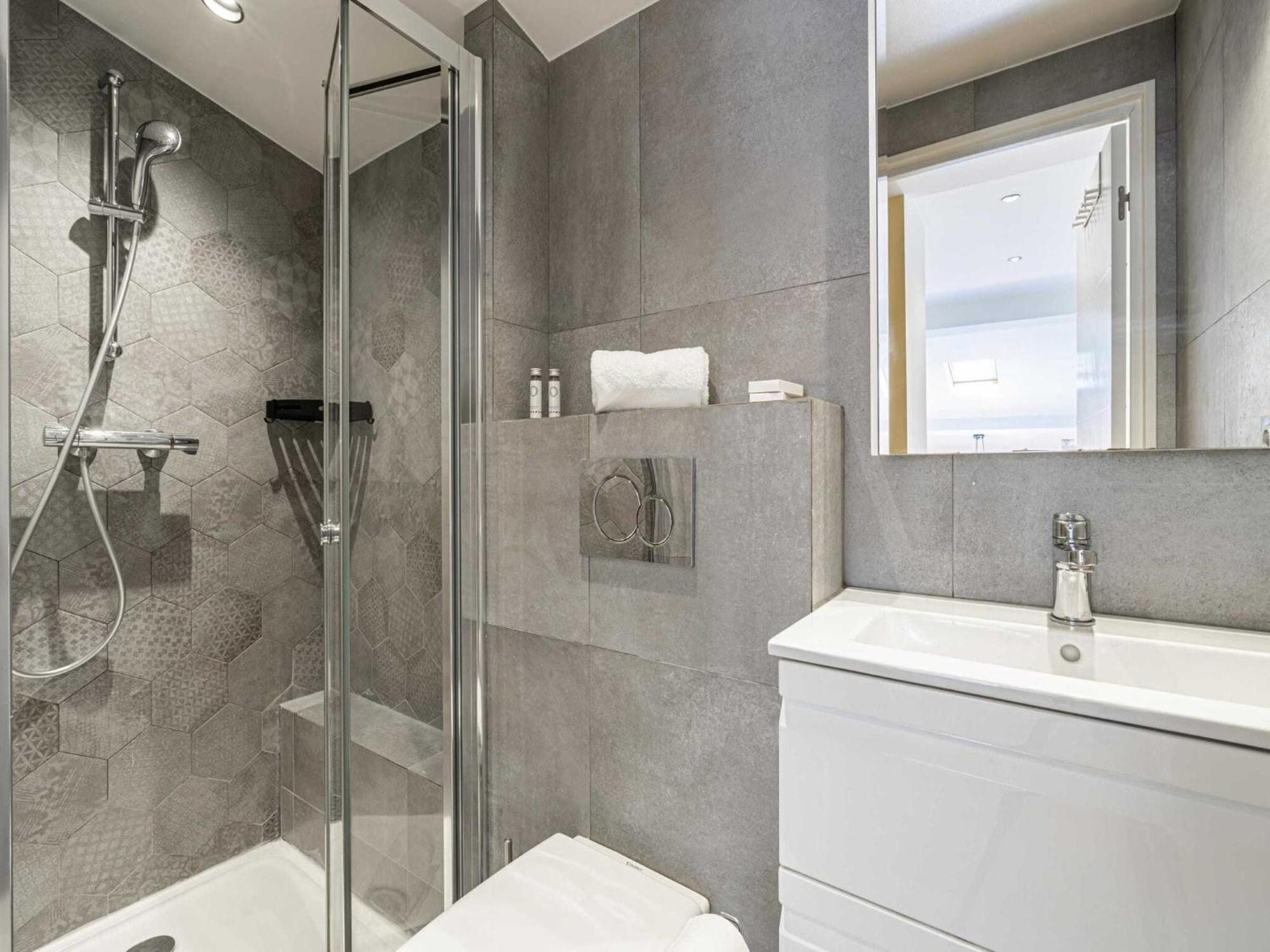 Bright Duplex-cannes Centre -mobility Lease Cannes